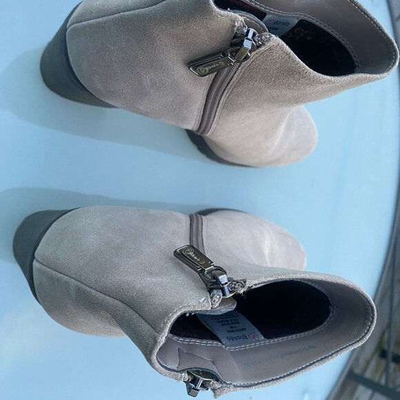 Waterproof Platform Ankle Bootie Zippered	11 - Picture 8 of 8